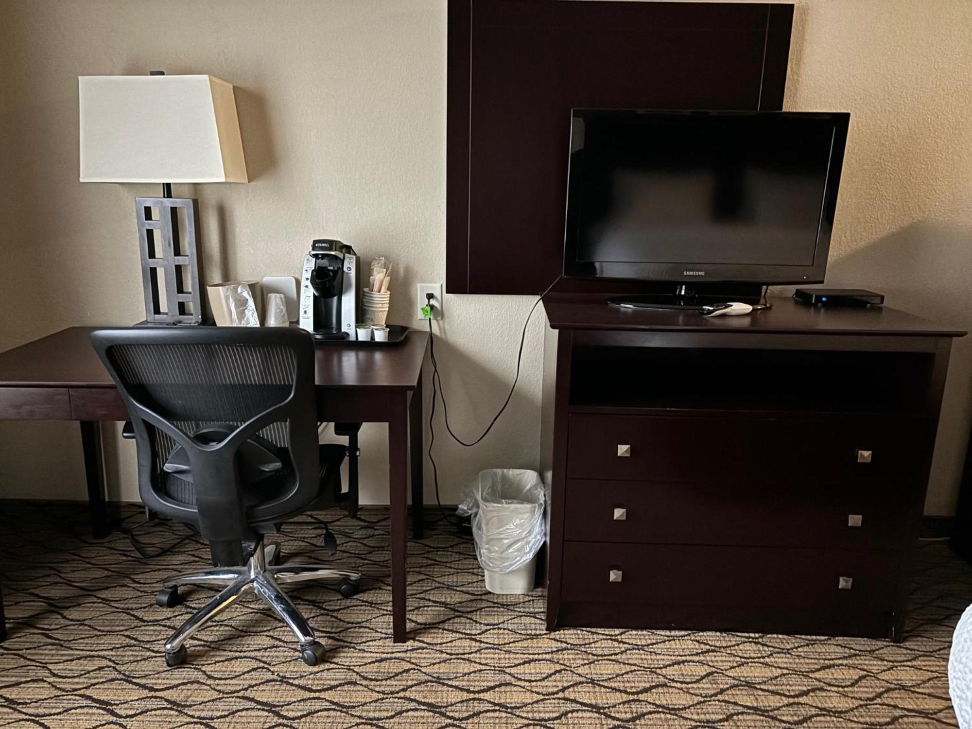Holiday Inn Express Belle Vernon Exterior photo