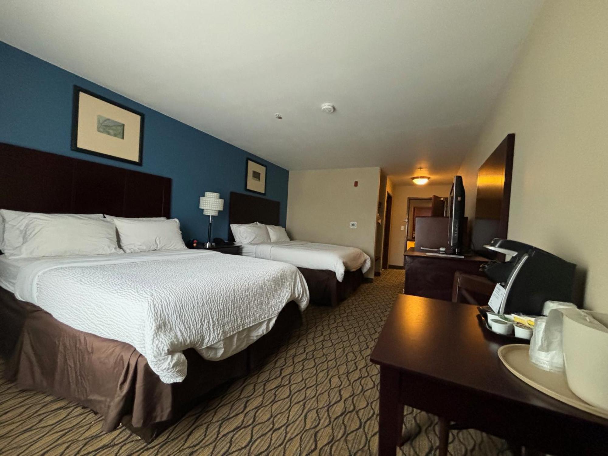Holiday Inn Express Belle Vernon Exterior photo