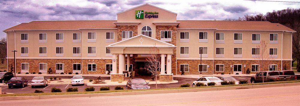 Holiday Inn Express Belle Vernon Exterior photo