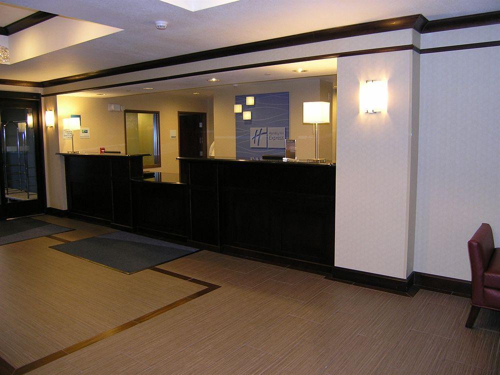 Holiday Inn Express Belle Vernon Exterior photo