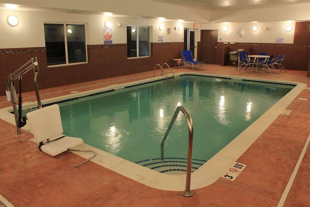 Holiday Inn Express Belle Vernon Exterior photo
